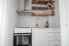 Beautiful spacious studio with waterfront view - Image 3