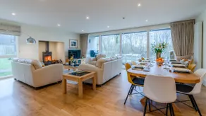 Luxury 5 Bedroom Lake House with shared pool/spa at Lower Mill Estate - Image 3