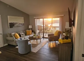 Sunset Lakeview 2BR Condo Stunning Views - Image 5
