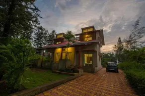 4A/C Bedrooms with attached baths and pvt Garden - Image 5