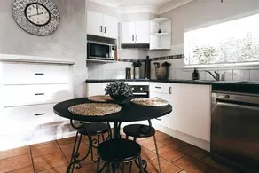 The Icely Cottage - Image 2