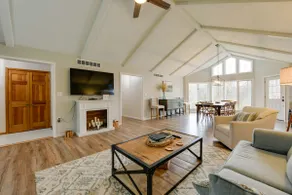 East Aurora Home ~ 18 Mi to Downtown Buffalo! - Image 5