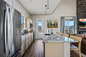 Lake View Cabin With Private Indoor Pool & Hot Tub - Image 4