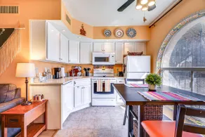 Charming Green Valley Townhome w/ Community Pool! - Image 2