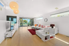 Quiet Beachfront Villa/2 Kitchens&Living Areas - Image 4