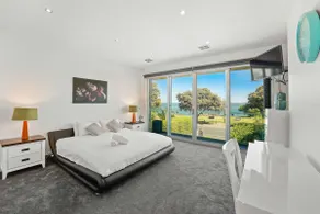 Quiet Beachfront Villa/2 Kitchens&Living Areas - Image 2