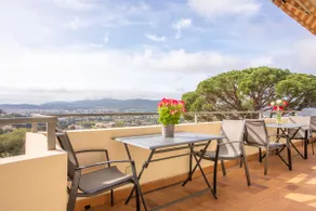 Appartement 'Le Mas Berliat F2 N°14' avec vue sur la mer, Wi-Fi et climatisation - Image 2