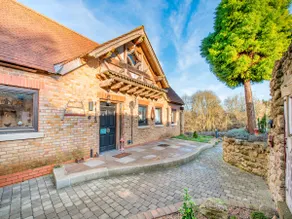 Cottage avec barbecue, jacuzzi et sauna - Image 3