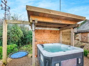 Cottage avec barbecue, jacuzzi et sauna - Image 4