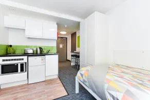 Studios near St James Park - Image 2