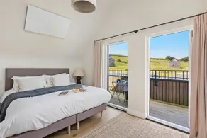 3 The Vista- Hot Tub - Pet Friendly - Wi-Fi - Image 4
