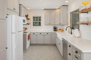 -Brick House Charm - 4 bedroom, 2.5 bath - Image 2
