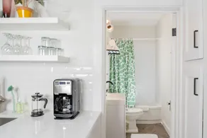 Stylish Downtown House - Steps to Dining & Shops - Image 4