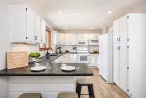 Stylish Townhouse w/ Patio & Free Parking - Image 2