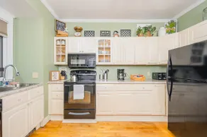Charming Downtown Home w/ Modern Kitchen - Image 3