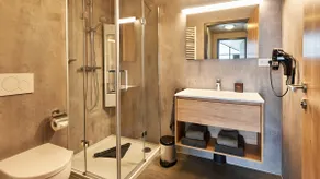 Luxury 4-person cottage close to the city center and the ski slope - Image 5