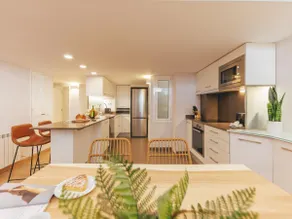 Bravissimo Hortes, 3-bedroom centre apartment - Image 4