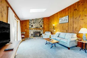 2BR scenic cabin with deck, fireplace, workstation - Image 5