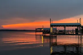 Lakefront Estate: Stunning Views, Deck, Bar & Dock - Image 2