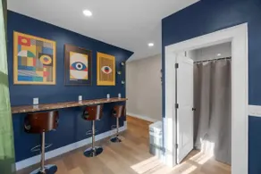 Spacious 5-Bedroom Home with Hot Tub - Image 2