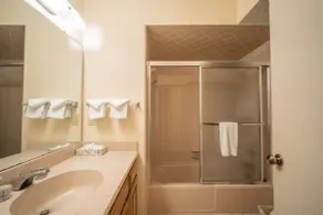 Quiet Lakeside Condo in Holiday Island, AR - Image 5