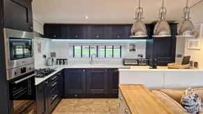 Poplar Lodge | sleeps 4 - Hot Tub Dog Friendly 5* - Image 4