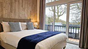 Poplar Lodge | sleeps 4 - Hot Tub Dog Friendly 5* - Image 5