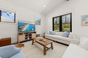 Luxury | Fenced Yard | Pine & Pearl | Near Bay - Image 4