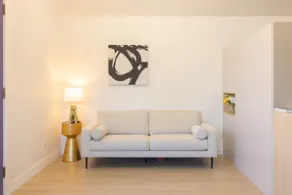 Hollywood Family Nest in Burbank, Steps to Studios! - Image 5