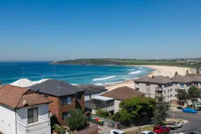 Stunning Maroubra Beachview Apt with Parking - Image 5