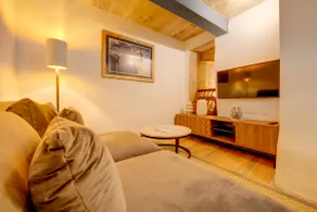 Charming Maltese Townhouse in Senglea - Image 5