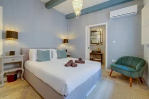 Charming Maltese Townhouse in Senglea - Image 4