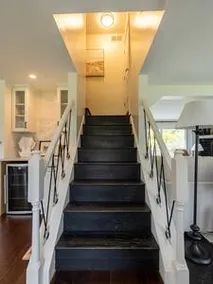 LVR's Luxury Lakefront Farmhouse - Image 2