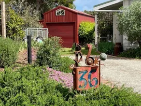 Studio for two on Honeysuckle - Image 5