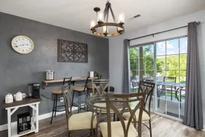 511 - Cozy, quiet secluded close to strip & Marina - Image 5