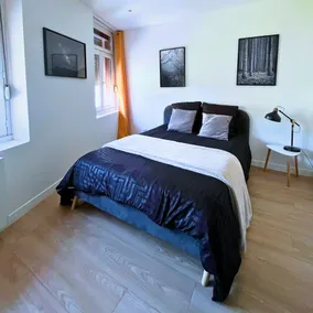 SQ Apartment – 2 Bedrooms • Near Station • Wi-Fi - Image 5