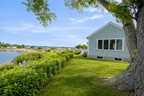 Perfectly placed cottage atop Mackerel Cove! - Image 4