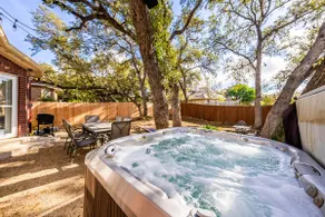 Huge Oasis! 5/4 HOUSE w/ Hot Tub Beautiful! - Image 3