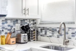 Luxury 3BR & Free Parking - 6-mins to Monuments! - Image 4