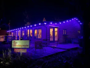 Waterfront Bungalow + Hot Tub • Marina, Lake Pepin - Image 5