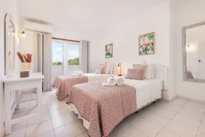 Flat Buganvilia OCV - Pool & Private Parking - Image 2