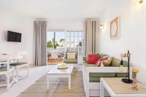 Flat Buganvilia OCV - Pool & Private Parking - Image 4