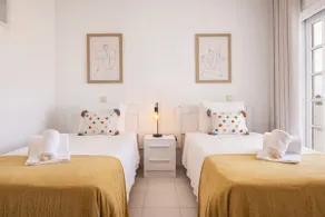 Flat Estrelicia Ocv - Pool & Private Parking - Image 2