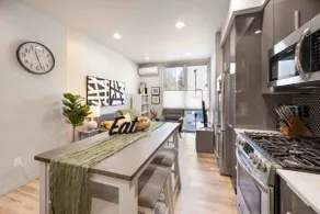 Newly Modern 2B2B Home near Seatac - Golf course - Image 5