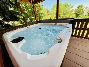 Sleeps 12 | Close to All | Hot Tub | Grill | Games - Image 5