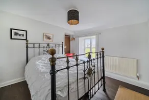 Furzen Farmhouse - Quiet Alternative to a Hotel - Image 4