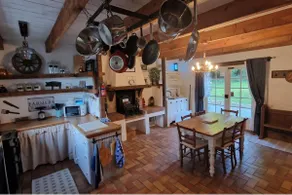 3 Bed Cottage Sleeps 6 - Enclosed Patio -Fireplace - Image 3
