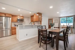 Burien's 3-BR Middle Unit Retreat with Deck BBQ - Image 3