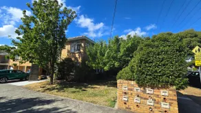 City Escape - Peace at Elsternwick - Image 3
