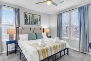Corner Suite|Park Free|Close to Riverwalk|Pool/Gym - Image 2